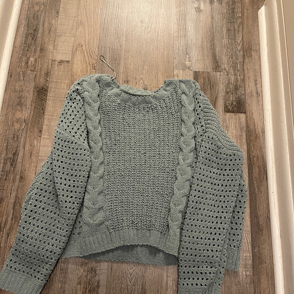 Wonderly green sweater